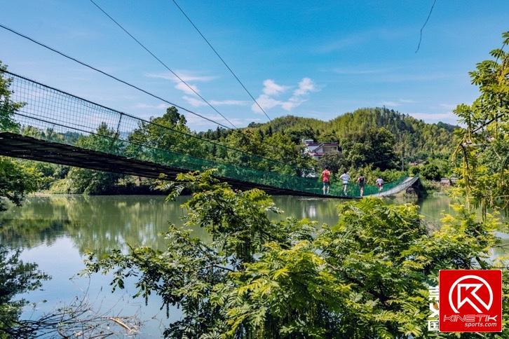 E7BDBE27-024C-4EBF-A1CD-0DCD1ADFBBC3