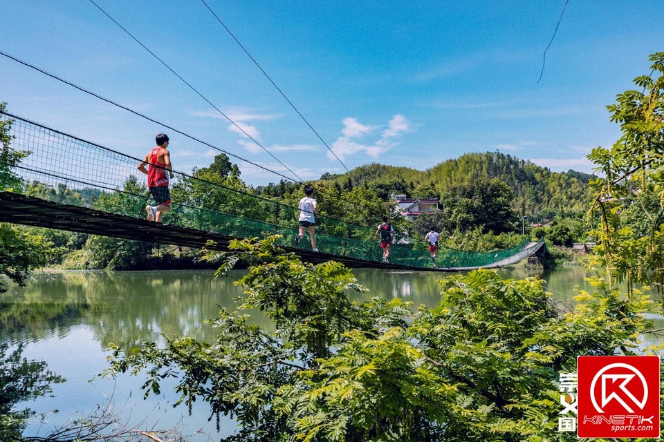 809F4F08-8EBA-4E1B-91E4-4C64585B12FF