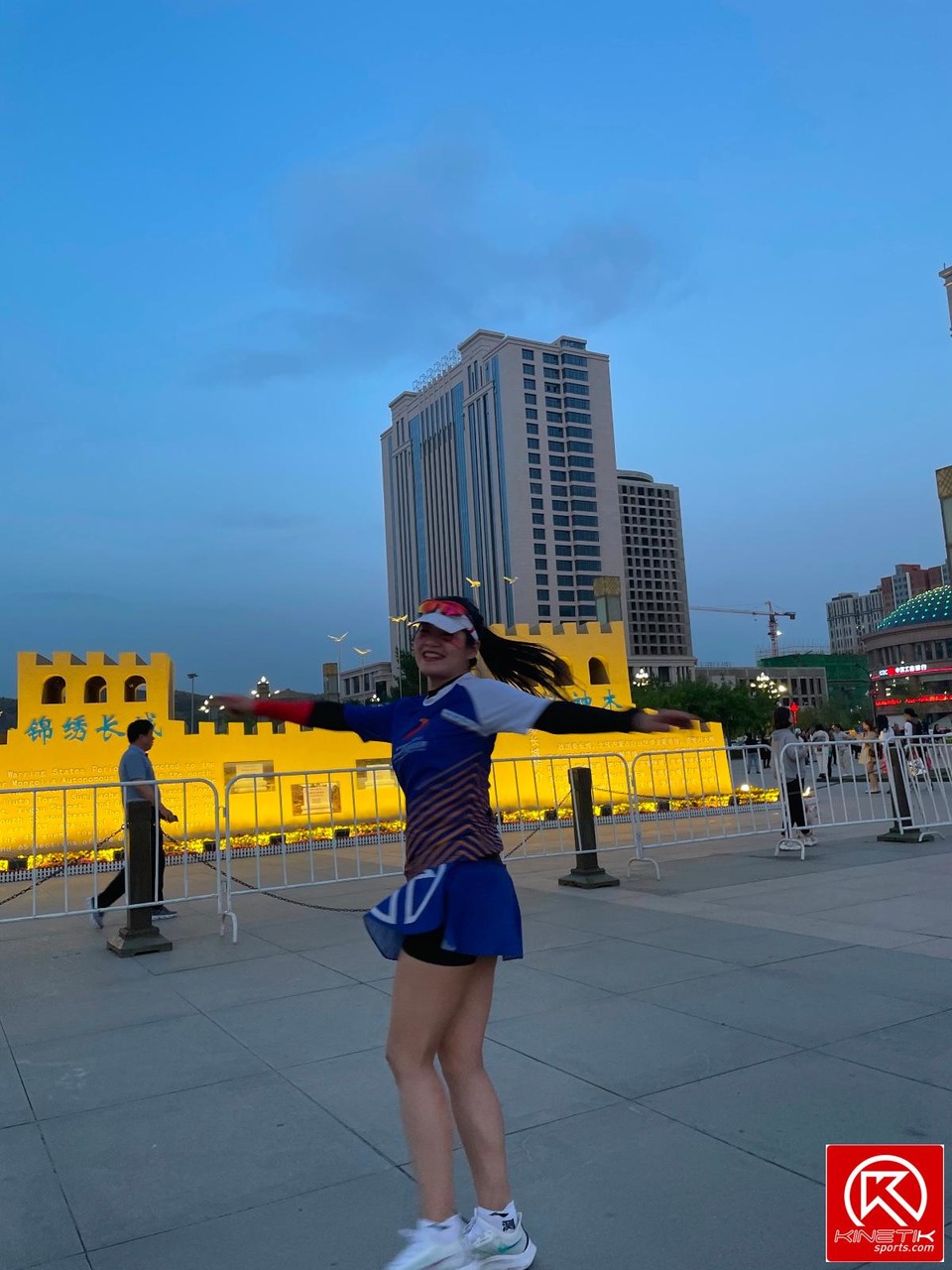 E53492FB-422A-47F8-B225-216C106CE928