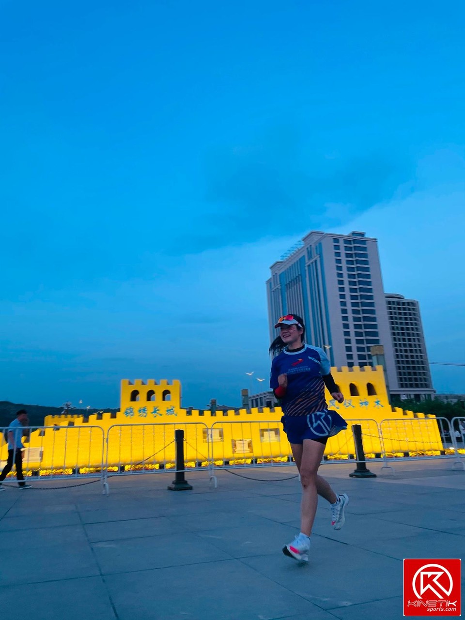 CA8177AB-6683-43AA-A5A0-856F9D78525F