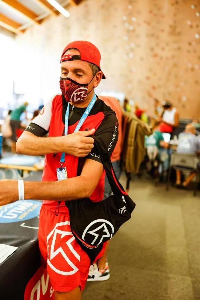 AED1F651-E60D-4AED-80F3-9D910A92D63B