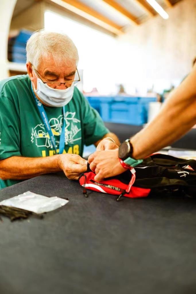 D0CC8827-5028-4D29-A974-70D3108E2F48