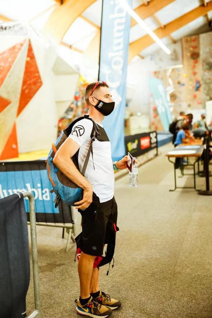 F7DCD017-4BDD-4A97-BD48-345BF21D57DE