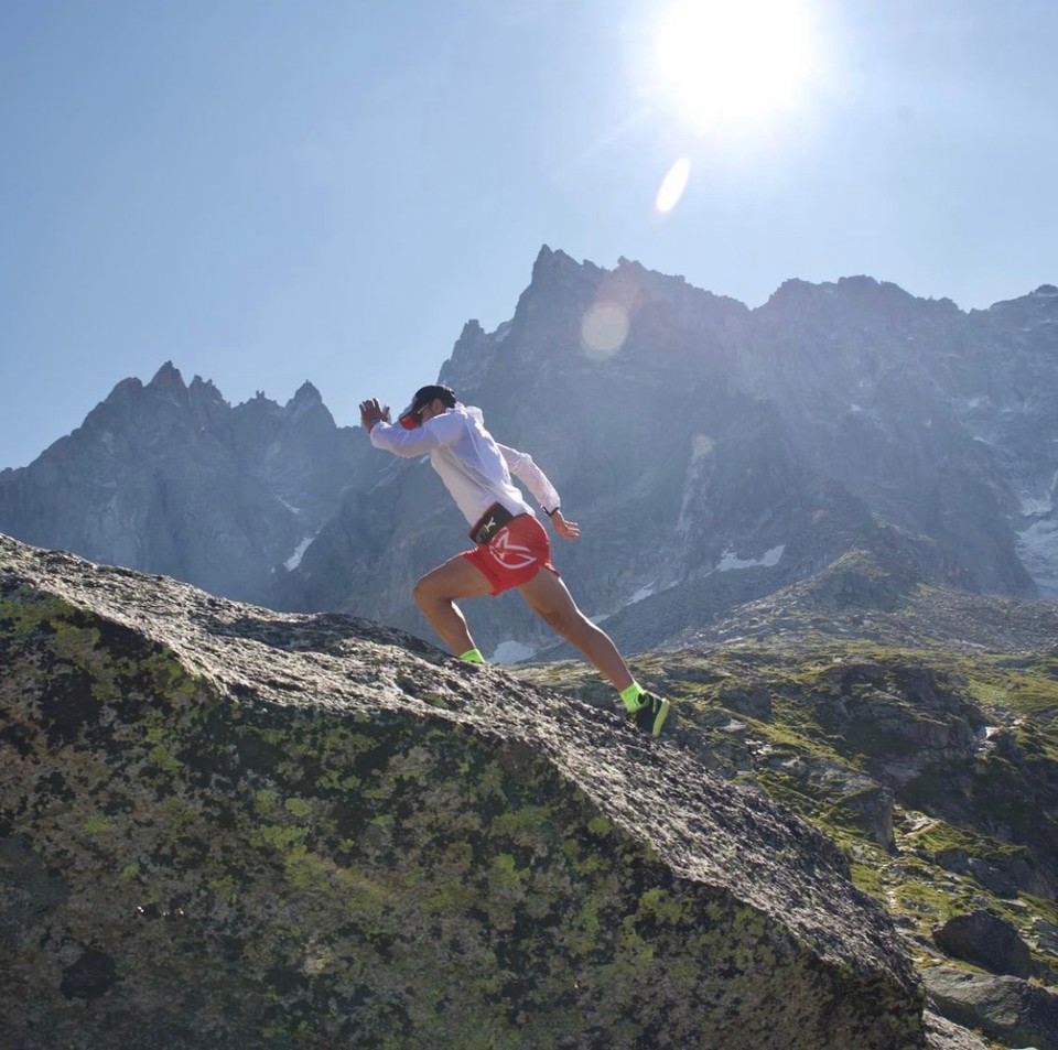 E26AE706-5068-400E-83C2-8051C277F0EA