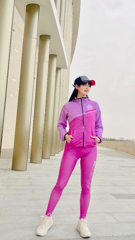 8C28AC99-89D6-403E-8B2B-174B81BDC531