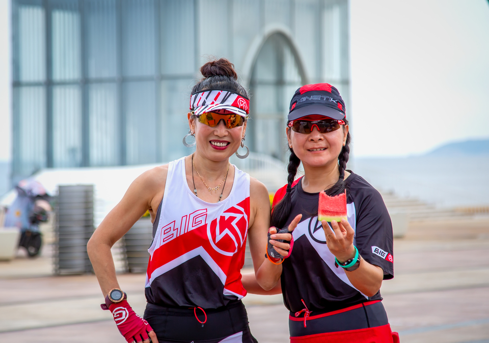 E7083FAC-D4E7-4E46-A407-AA5B60F5C992