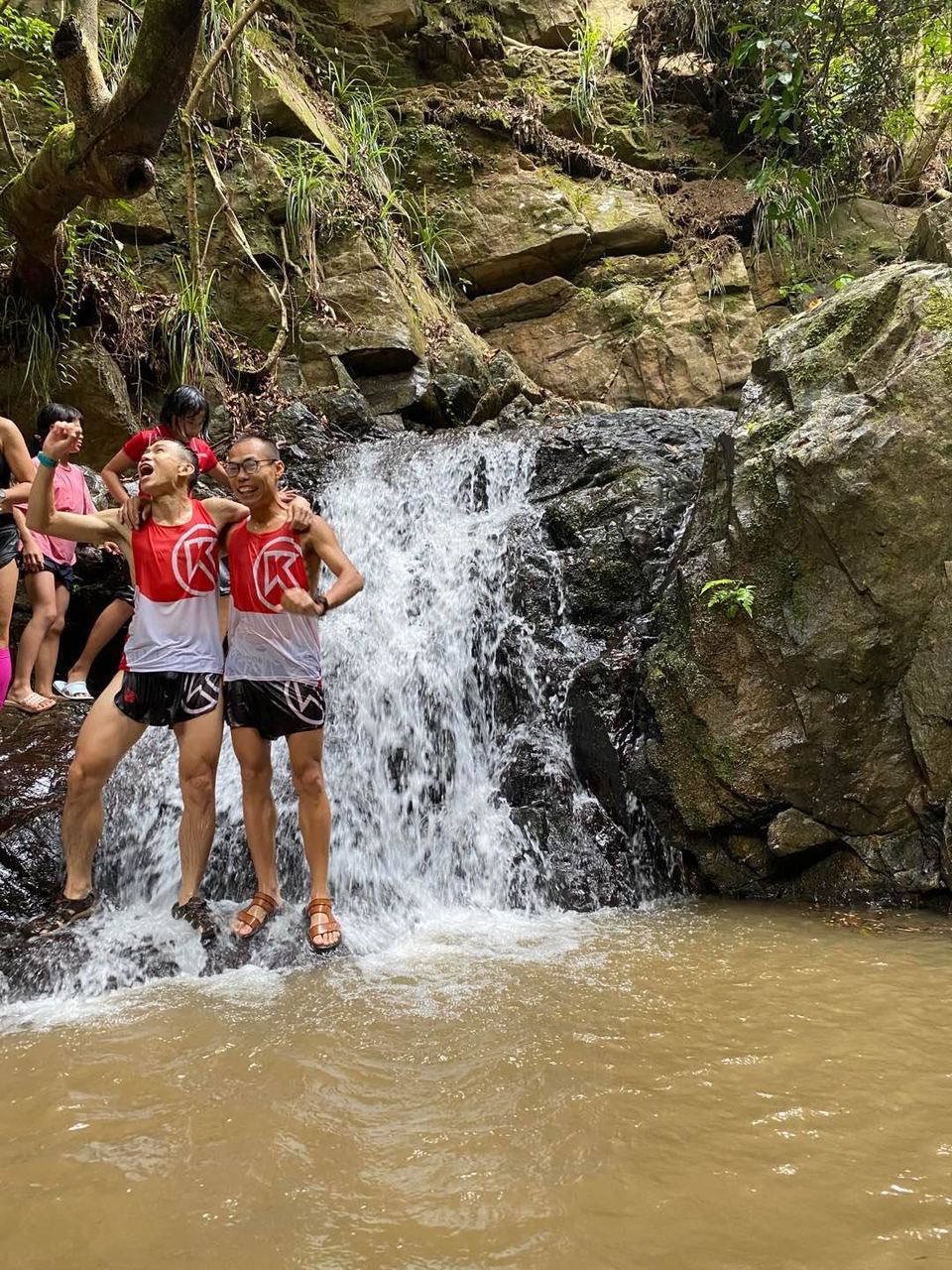 I2aavZnHc5eGA85jNCQo_B5FazzqdsgemkGTHMfM-kmHxLAyoTr-EojCgF2NZ-sT