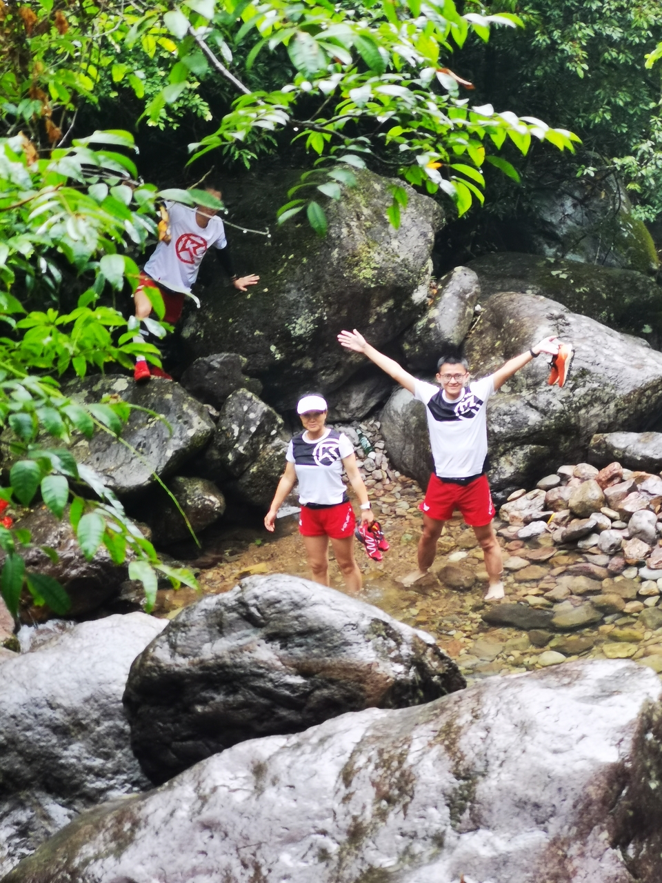 1Yf4_-85pyy1g_pxnU-blkfmiLYjtibmHLZmiR00E4DBGE3hb5KyISDr4SPrvBPb