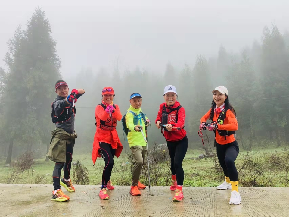 F70u4rELYDp66CU_30CkW-JtO4Dkh_zMkESDVHrOOKPBSADfs970sez_mAAhEZQj