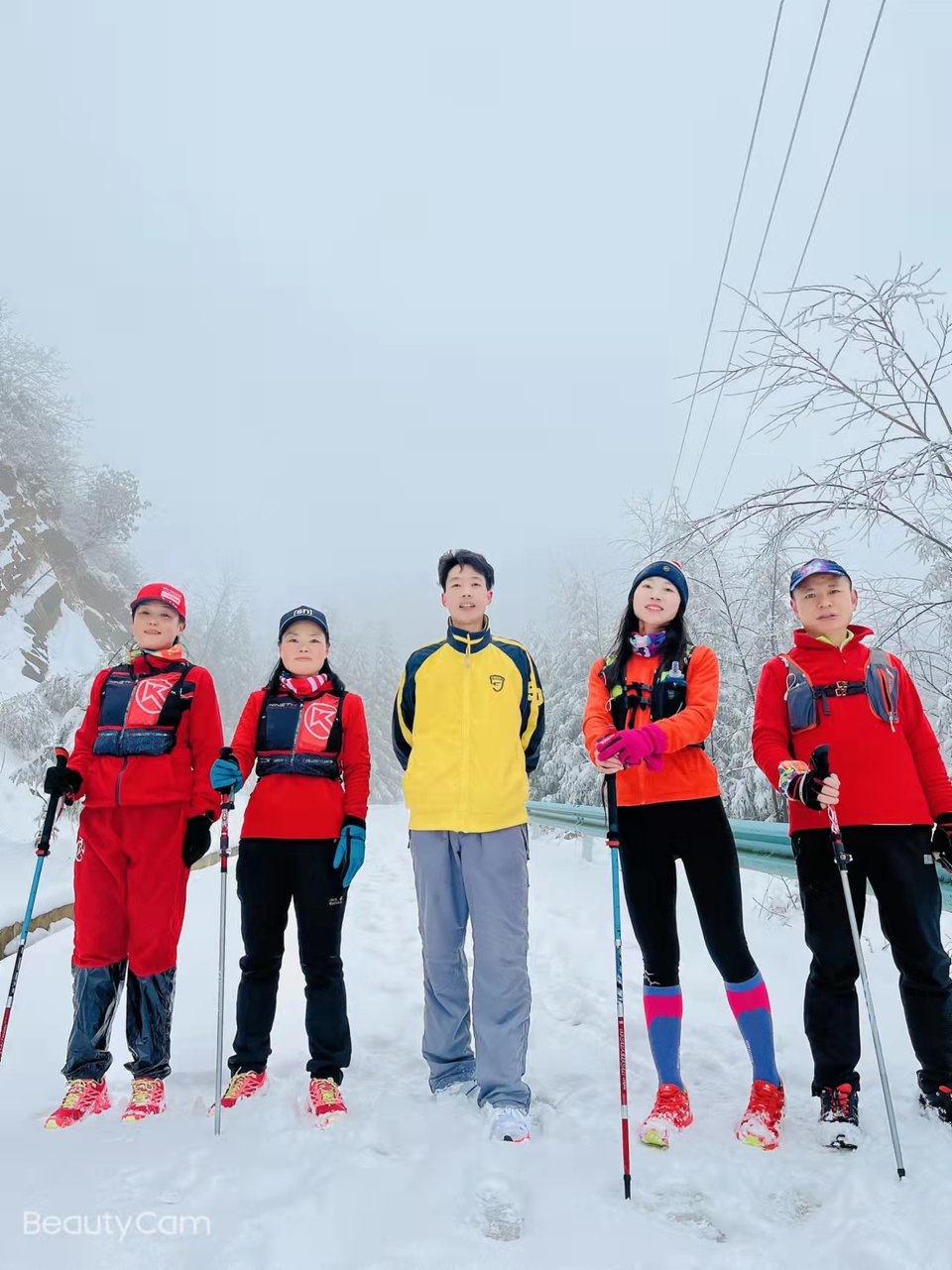 srQI4jmfU_RyIgfiyDlhADZoMFCbI3W2jIiC4OsnD2b9jMo2-iEvUOM6MTQUDU8D