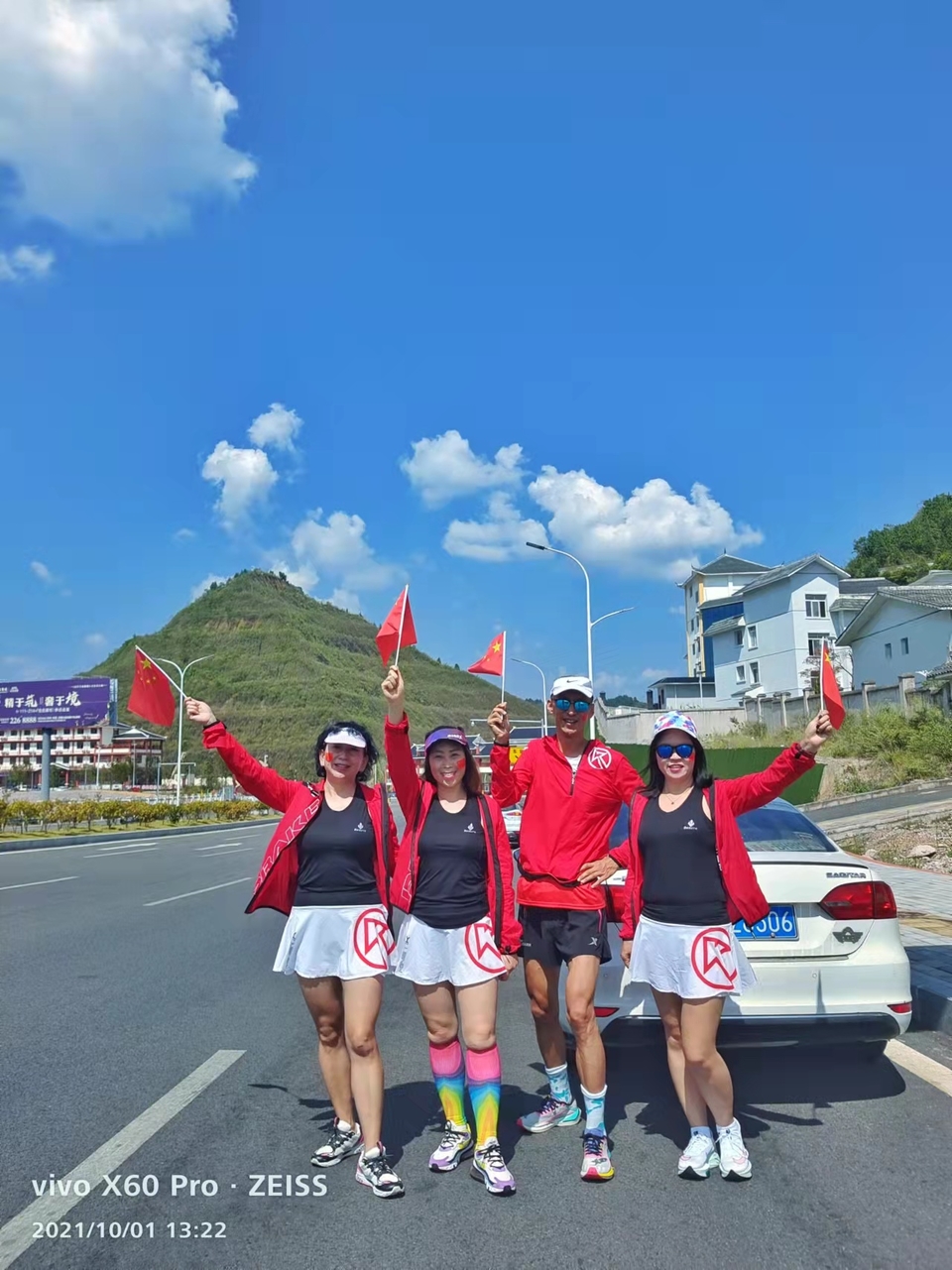 js_F8qN_WTXTGWPtxDh8o8W2ZvU-QHN7JXZ3zkLqlSRPLYWJKsRF5BiMImWtSide