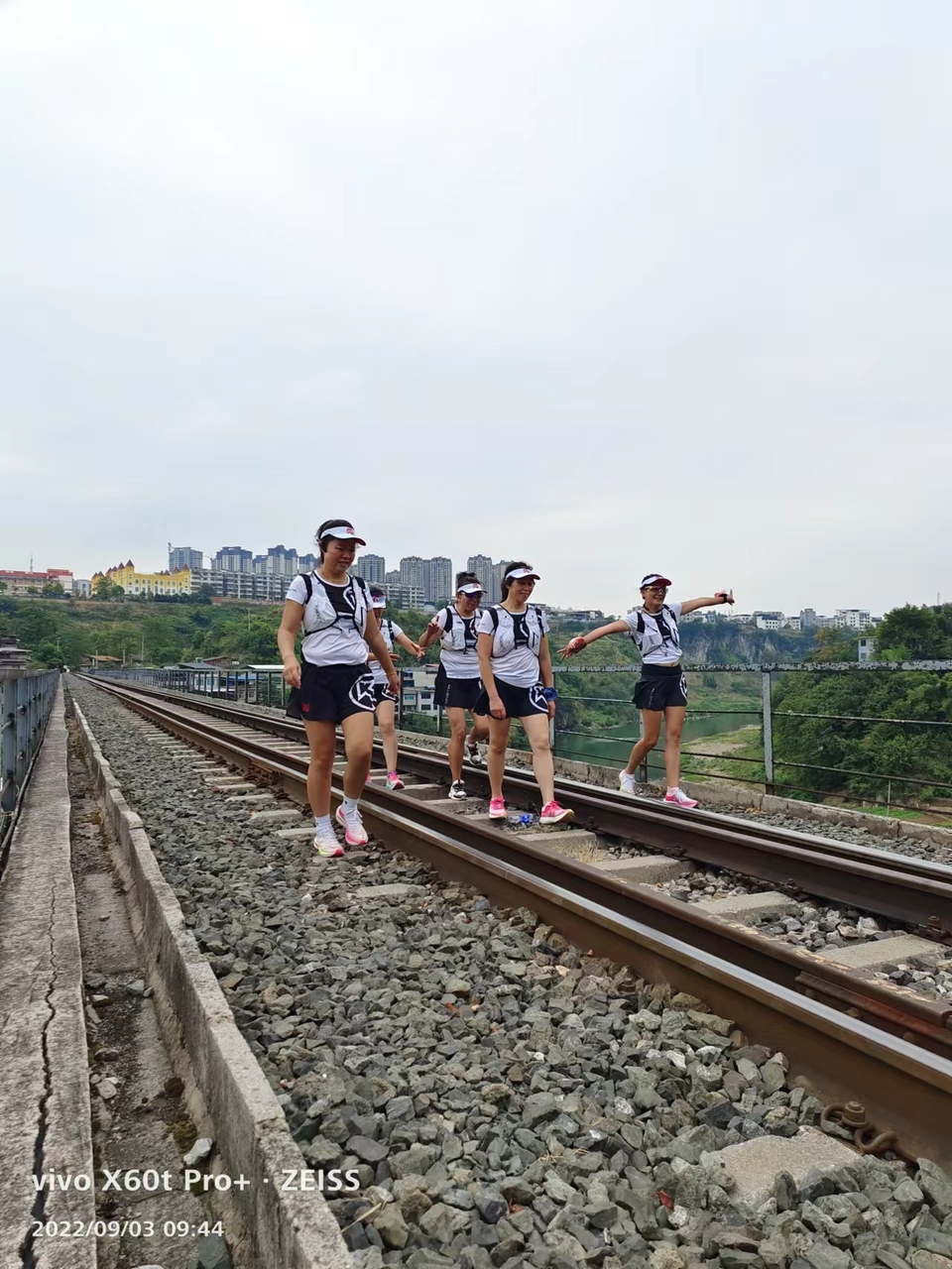 zL8oJABp_6d_iu_vfEGmcoDJ-OVDuS9tollJEJoaDl6-g0sBzvMtTEvqqDnRzLjg