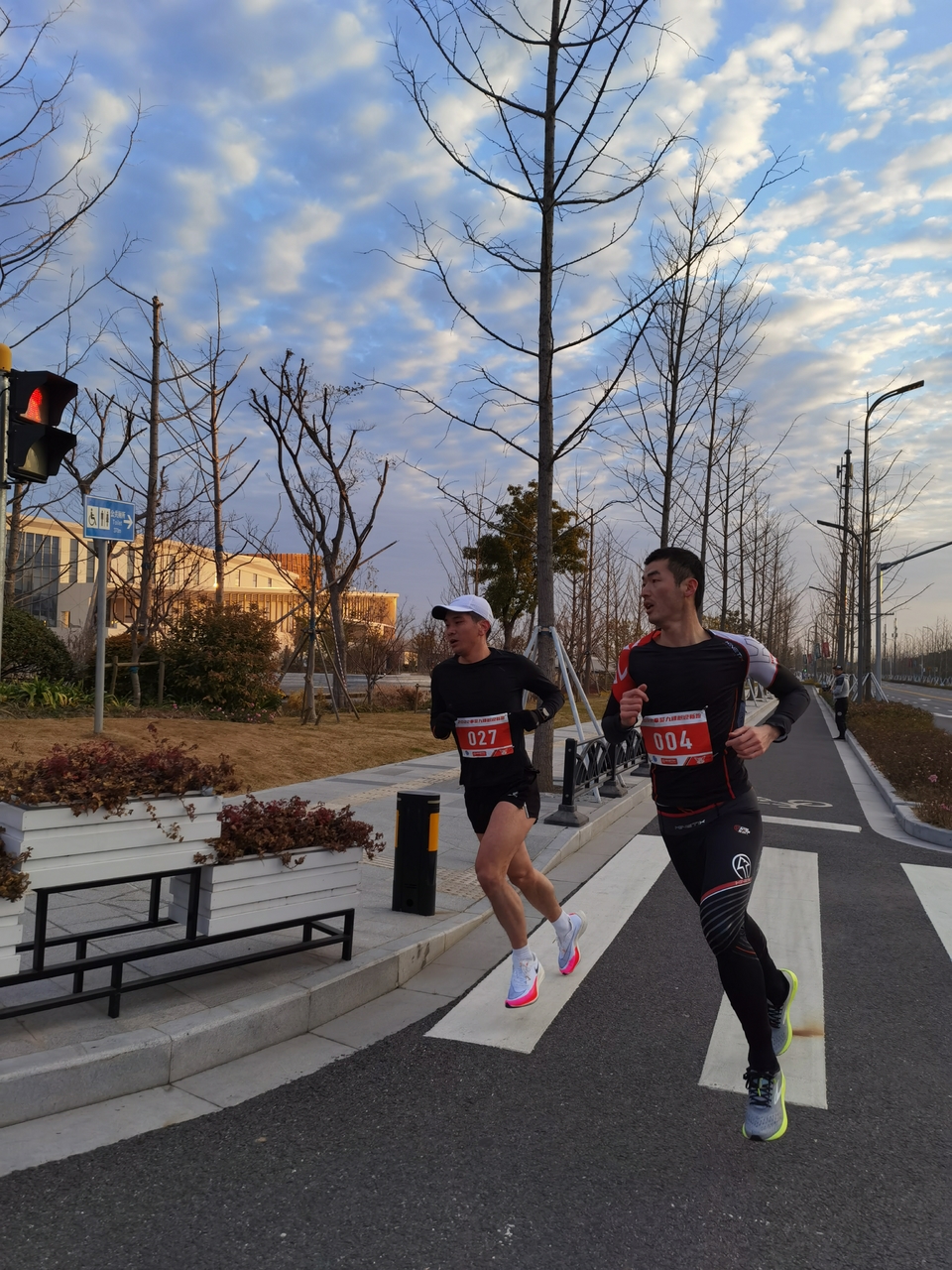 Tbt-Pym14XPKKlpcl_SaVRGeL0OKau2YKKLIdD869689hzhv-cg1WCxio34cKngt