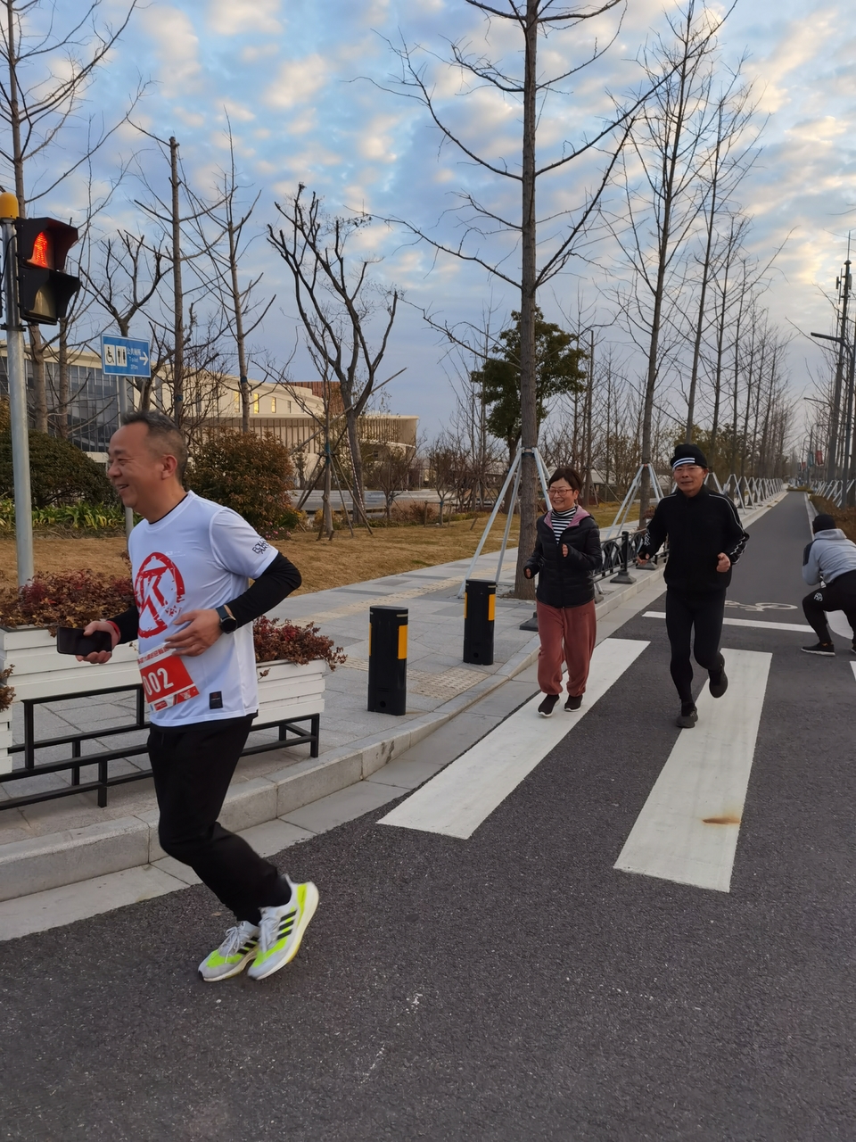 Tbt-Pym14XPKKlpcl_SaVe9bdr8eyWnKnnqIh5MJM3b45a8h_cJKYiL2y_UMenHf