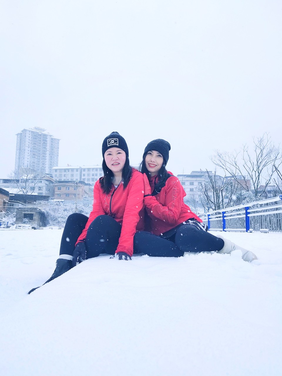 _T_blaQGFDlVBM6-ivam905-QXarLs72yai6JnHeE7ocSIQC8GtJMwIKJfBh2gc3