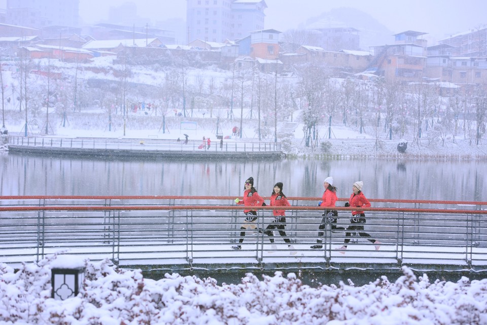 _T_blaQGFDlVBM6-ivam92zxeSJ-XzDxRovDMawv9YBzMqJ2lmKIJXSnrh7gp_w0