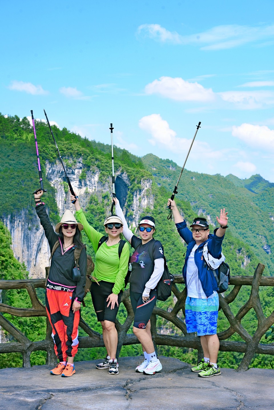 FNVdBH8JmEp-wV-_ZOoMpBKNE0uDnDztpVovIw4e32WDhdSWwVRYnhuQQHxPaJq9