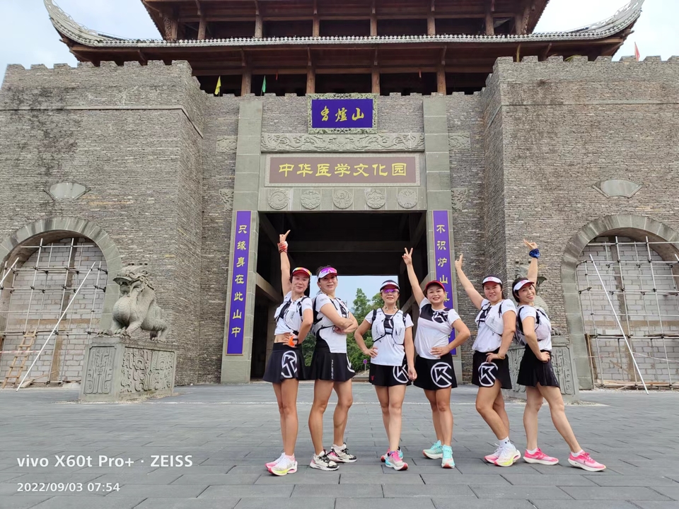 A3Cy1B24q8i28ayZ0OE8LfhlBLiQGAgu-F6udCcSw8PLcwwhDzfF6ZaBzcvwsW4S