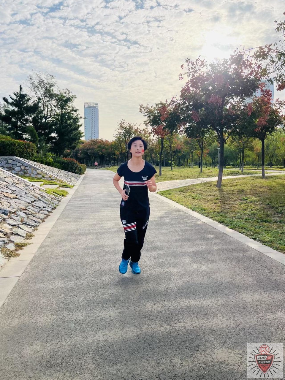 20qSTH-g_l1qjwkouIb741NAnEwsrX5-eYbld_ZHA4-2TYpSnIWYDik5ye_9Pr_z