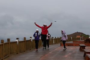 乌鞘岭越野赛-王清拍摄