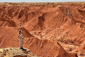 五一4日 | 火山戈壁徒步｜7km涝沥海环湖徒步+10km乌兰哈达火山草原徒步+12km大红山丹霞戈壁徒步+38人小团