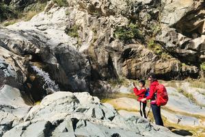 入门级2021.4.11【乐平户外】宜阳南寺大峡谷徒步穿越10公里休闲踏春挖野菜