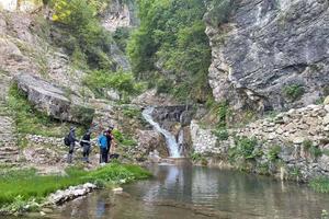 入门休闲级2021.5.22【乐平户外】栾川八道幢~鳟鱼谷一天徒步穿越10-12公里