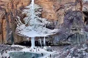 2022.1.1-2【乐平户外】林州仙霞谷--寻找最美冰雪圣诞树--龙床沟爬眉道两天休闲徒步