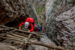 2022.10.3【乐平户外】国庆第3天--偃师中灵山-刀背山-小长城15公里徒步小攀爬