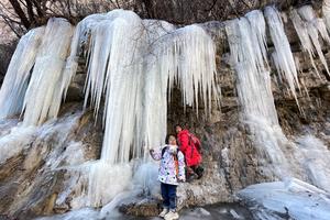2022.12.24【乐平户外】绝美线路陵川世外桃源箭眼山--小寨沟一天10公里休闲徒步赏冰挂 