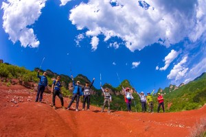 2025.10.2【十一活动】太行火焰山--“小张掖七彩丹霞”红砂岭一天休闲徒步 摄影 赏秋 摘柿子