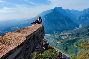 2024.10.27【乐平户外】亲子徒步线：南太行西天大顶~鱼鳞石~崖上徒步穿越宝泉村一天休闲徒步观云海 赏红叶