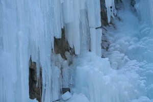 2025.1.15【乐平户外】新线首发：山西泽州冰挂奇观，冬日里的视觉盛宴！品户外大锅烩菜