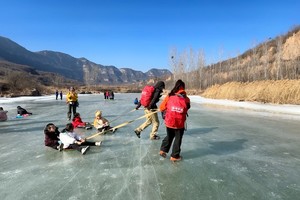 2025.2.3【大年初六】亲子休闲滑冰：山西丹河峡谷赏冰挂奇观，冬日里的视觉盛宴！