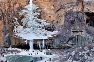 2025.2.2-3【初五初六】林州仙霞谷--寻找最美冰雪圣诞树 鲁班梯两天休闲徒步 赏冰挂