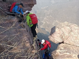 2025.12.20【乐平户外】南太行“天下之脊”万丈梯--红石峡--关山一天12公里徒步小攀爬