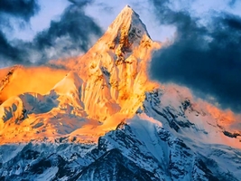 2026.3.21-28【乐平户外】一生必走一次｜虎跳峡+雨崩经典双线组合，8天封神徒步，雪山秘境+日照金山