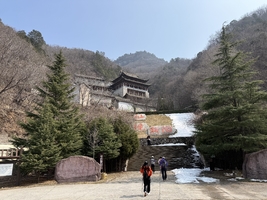 2026.3.21【乐平户外】新新路：山西陵川～黑毛沟大峡谷～怪窟窿～黄围山～灵湫洞～天生桥～白陉古道一天12公里徒步