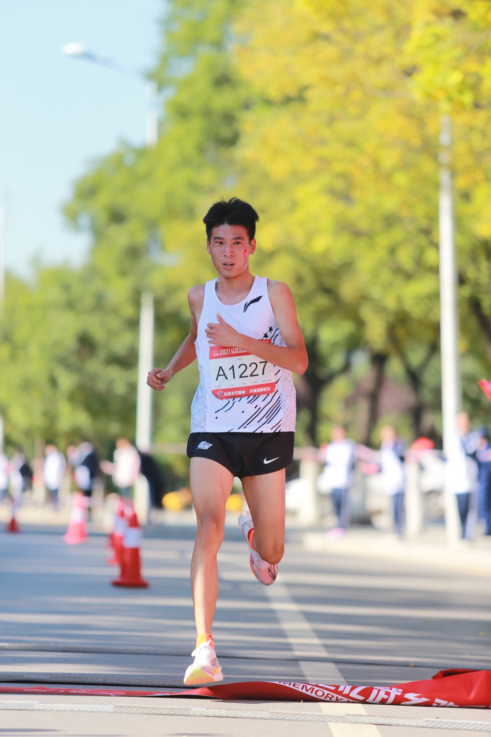 选手优秀冲线照片