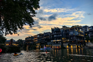 【湘西环线】5.25-29 边城茶洞-矮寨-里耶古镇-惹巴拉-八面山-红石林-乾州古城5日行