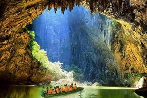 8.21-22 | 在“世界最美裂缝”乳源大峡谷，溯溪玩水，清凉自然来！探秘喀斯特溶洞，英西峰林，华南第一天坑