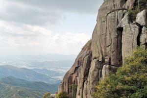 新线首发，4月2日惠东鸡笼山穿越，遇见奇形怪石。
