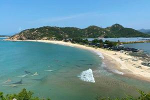 3.20 | 山海系列 穿越咸台港狮子岛海岸线，在礁石林荫里躺下打盹，捡贝壳 、拾海星、捉螃蟹…