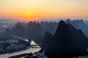 9.15-17桂林阳朔 遇龙河畔骑行，漓江打卡20元同框，登老寨山，吃喝西街，看日出