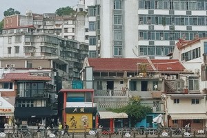 7.20-22 | 到厦门鼓浪屿老街逛吃，品尝特色土笋冻，画一幅街头速写，看一本老漫画