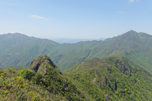 4.28（星期四）| 山海系列 海丰大银屏山穿越，穿过丛林溪谷，走过像刀背上练轻功的山脊，蹚过尽戴黄金甲的大草坡…