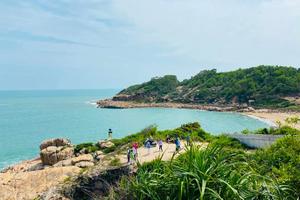 12.3（星期天） | 山海系列 穿越咸台港狮子岛海岸线，在礁石林荫里躺下打盹，捡贝壳 、拾海星、捉螃蟹…