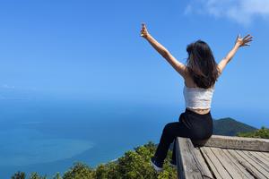 5.3/5两期| 登山海径大雁顶看无敌海景 乘坐观光车赏沿海海景 打卡鹿嘴山庄周星驰电影“美人鱼”拍摄地