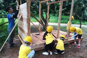 “童趣农场共建五彩菜园，共建萌宠之家”——小小木屋，大大学问