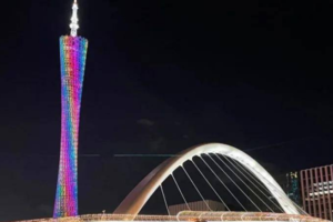 二车【7月8日珠江夜游】88抢1大1小广州大沙头码头珠江夜游套票+赠茶水和小吃~登豪华游船，360°观羊城美景